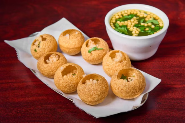 Delhi Waale Gol Gappe