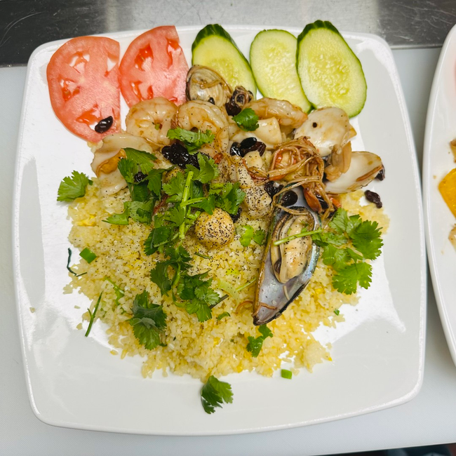 R9. Com Chien Hai Sau/Seafood Fried Rice