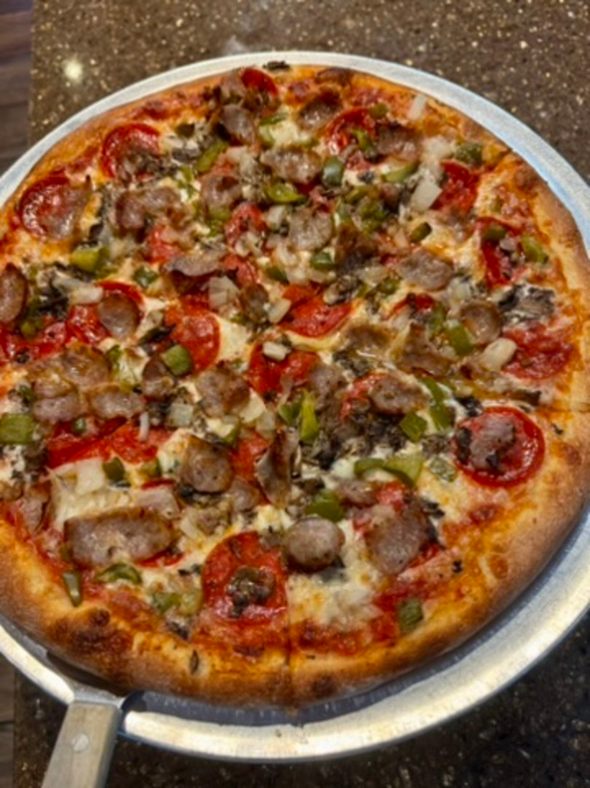 Avanti's Special Pizza