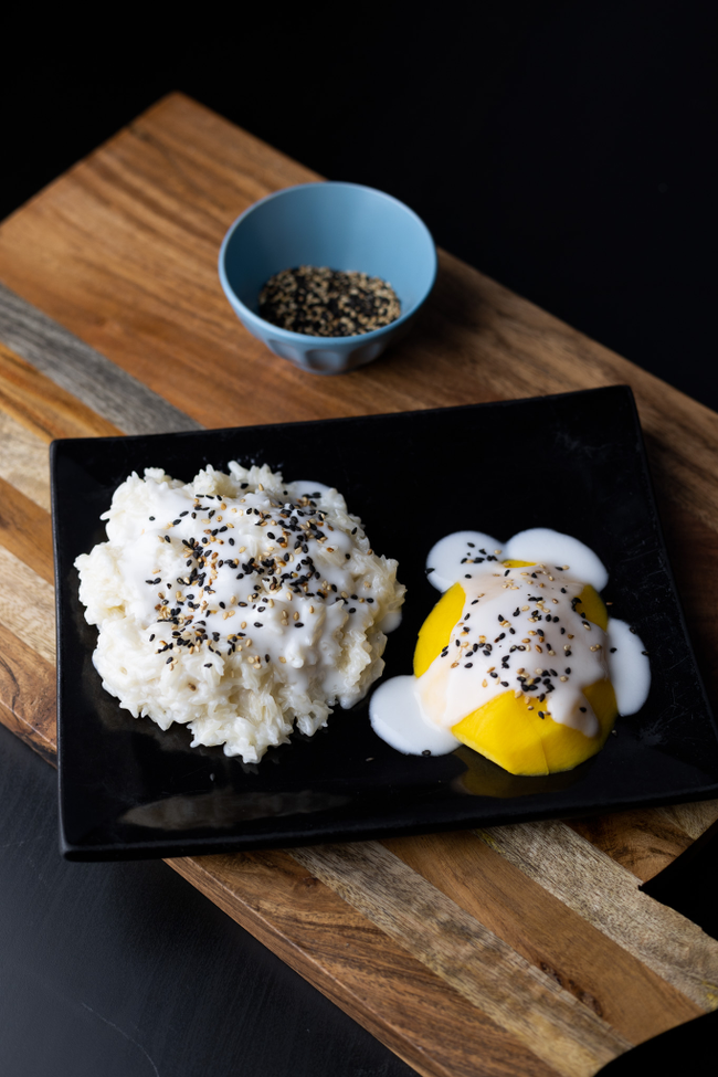 Sweet Sticky Rice w/ Mango