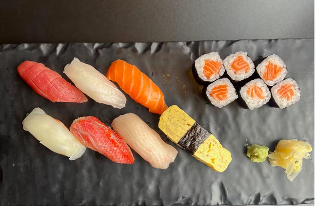 Sushi Roll Combo (7 pc Nigiri) + maki