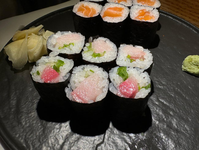Yellowtail Scallion Roll