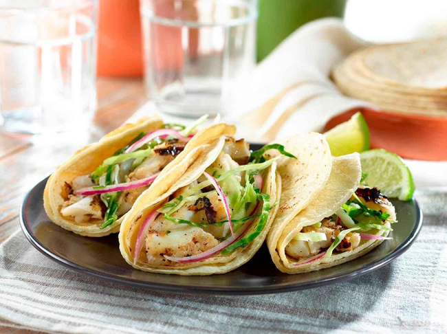 3 Tacos de Pescado (fish)