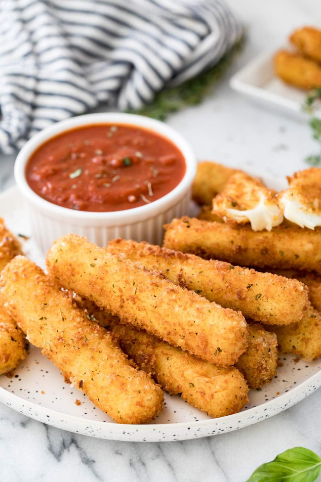 Mozzarella sticks 6 pcs