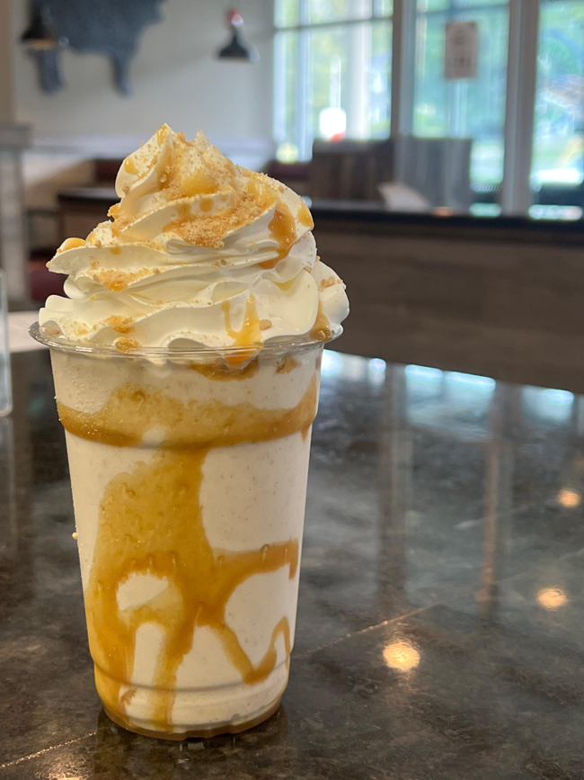 CARAMEL PUMPKIN PIE SHAKE