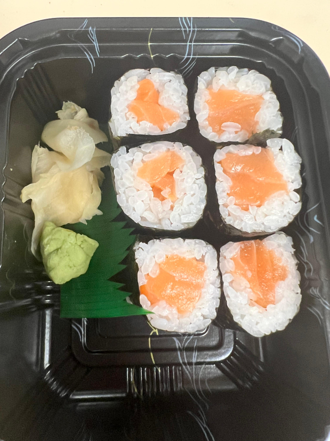 *Salmon Roll