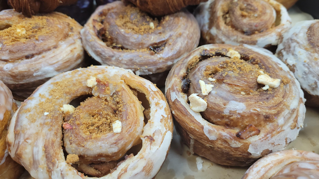 Apple Crumble Roll
