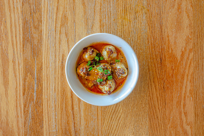 Wonton with Hot Sauce