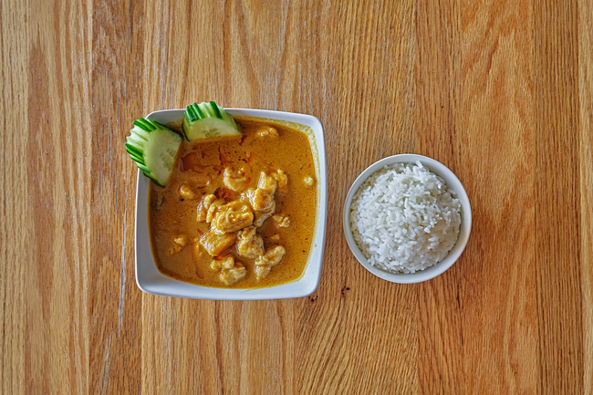 Malaysian Coconut Kari w/ chicken + potatoes
