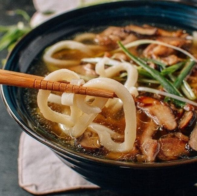 VEGGIE RAMEN OR UDON SOUP