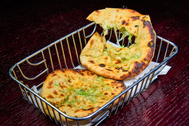 Broccoli Cheese Naan (JAIN)