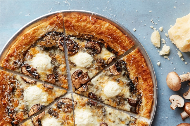 Muffled Trushroom Pizza  (Half Personal)