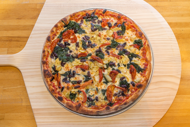 18” The Green:  artichoke hearts, sauteed spinach, kalamata olives, slow roasted tomatoes