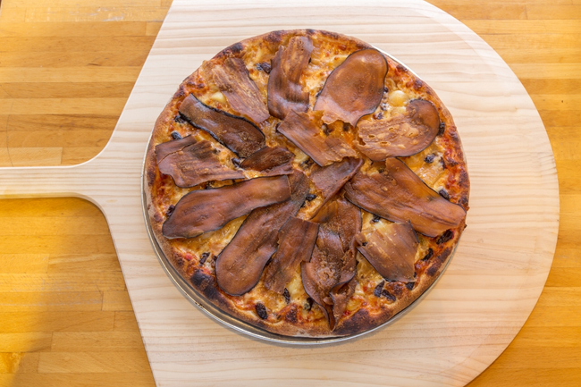 18” Coliseum:  kalamata olives, caramelized onions, roasted garlic, fried eggplant