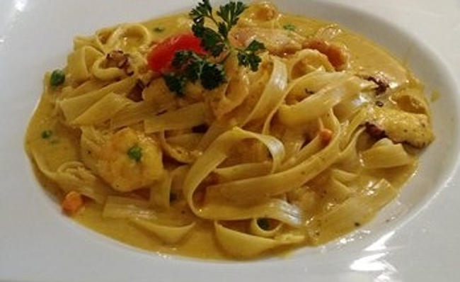 Fettuccine in Seafood Sauce