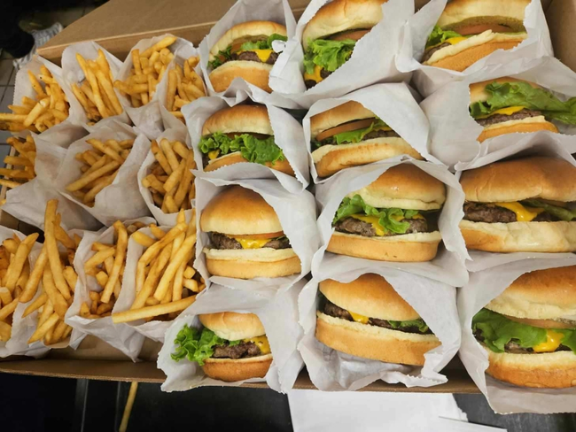 Single Alley and Fries Box - 12 servings