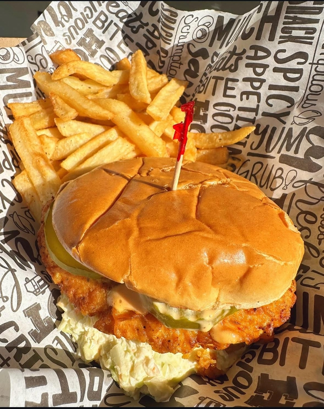 Chicken Sandwich w/Fries