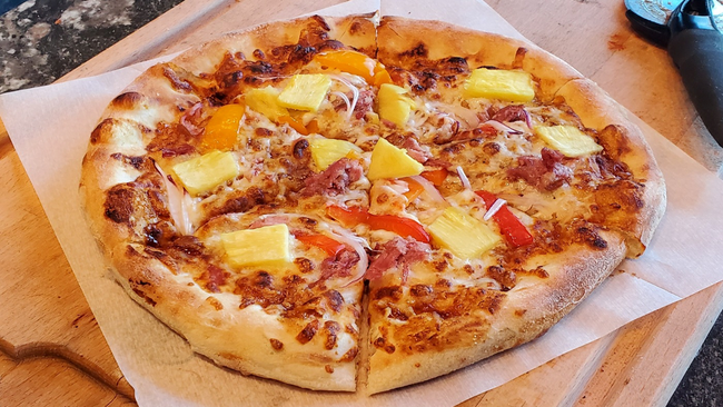 9" The Ultimate Hawaiian Pizza