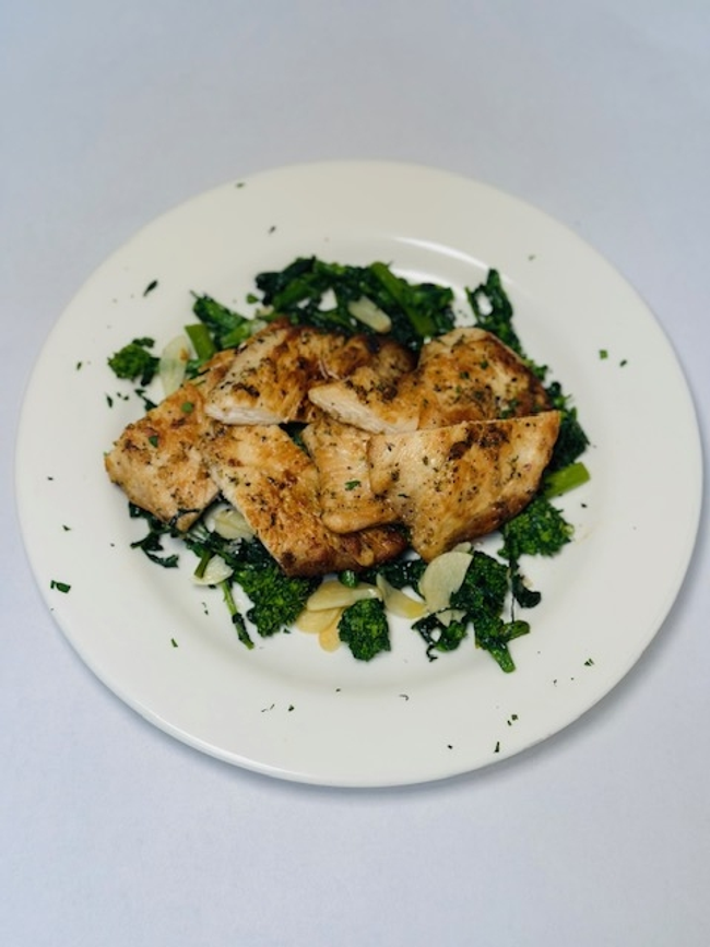 Grilled Chicken with Broccoli Rabe Entree