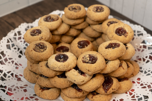 Almond/Raspberry Shortbread Cookie by the LB