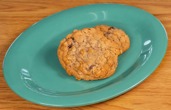 Oatmeal Raisin Cookie (2) *