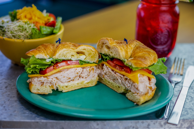 Oven-Roasted Turkey Sandwich *