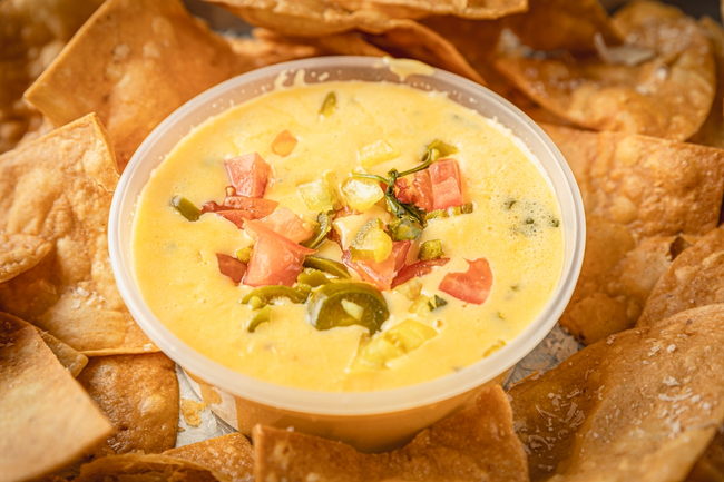 CHIPS & QUESO (8oz)