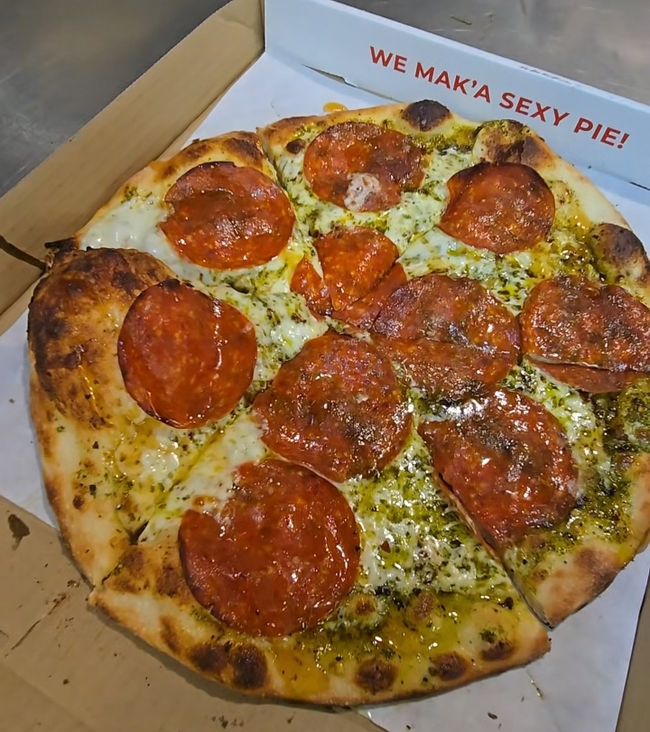 18" The Green Sting