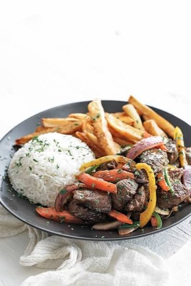 Lomo saltado