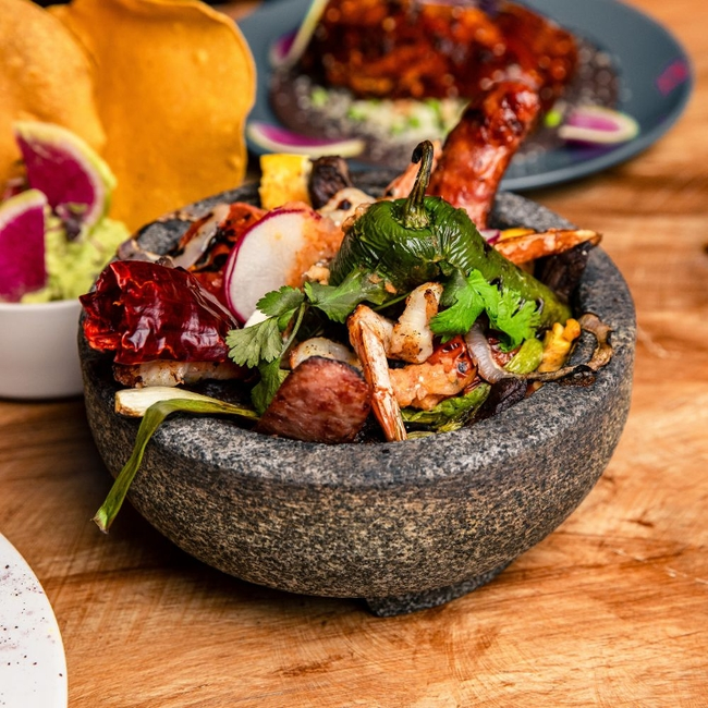 MOLCAJETE