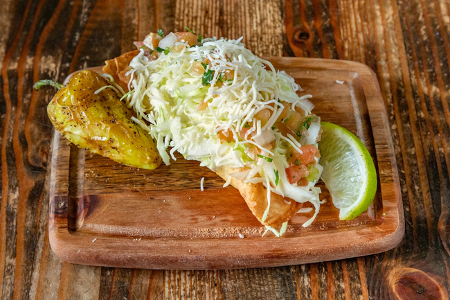 Taco Dorado: Requeson