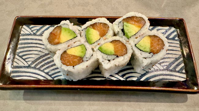 Salmon Avocado roll