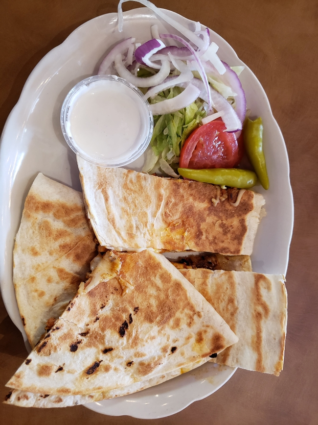 Quesadilla w/gyros or chicken