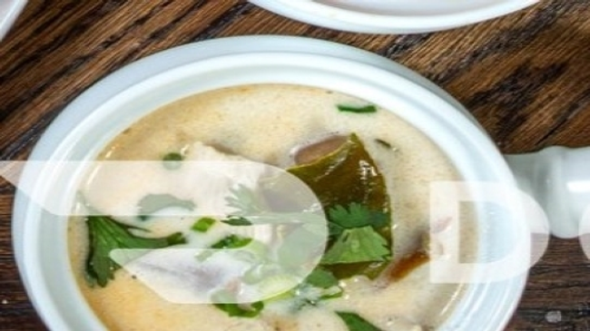 TOM KHA