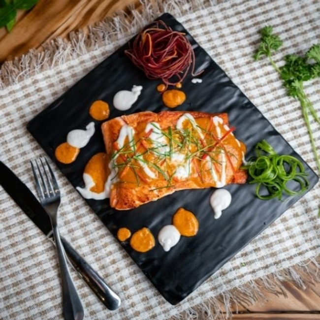 CHO CHEE SALMON CURRY