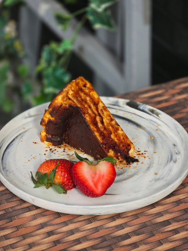 ORIGINAL BASQUE BURNT CHEESECAKE