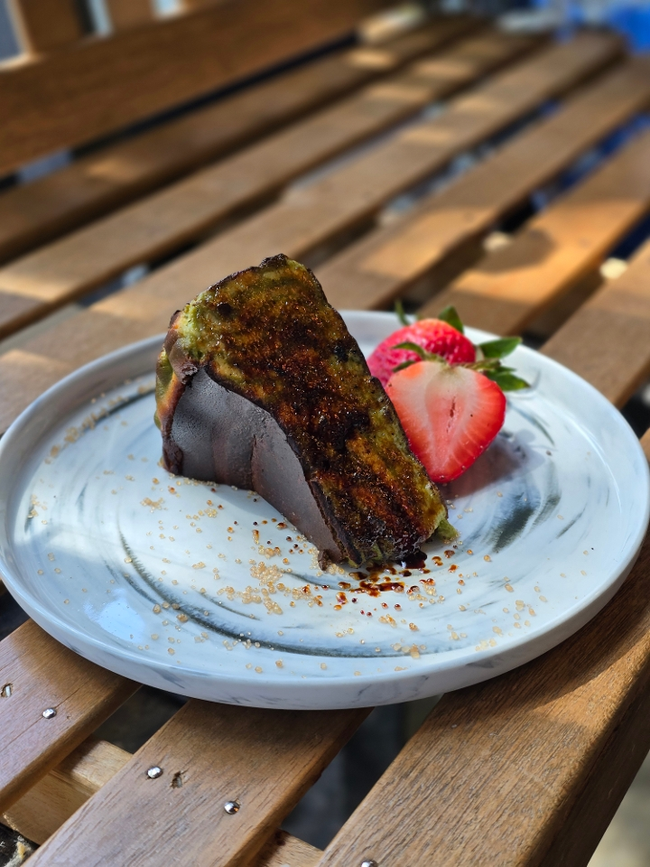 BASQUE BURNT CHEESECAKE