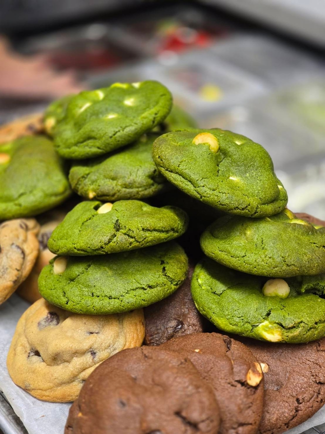 New York Style Cookie (Holiday Only)