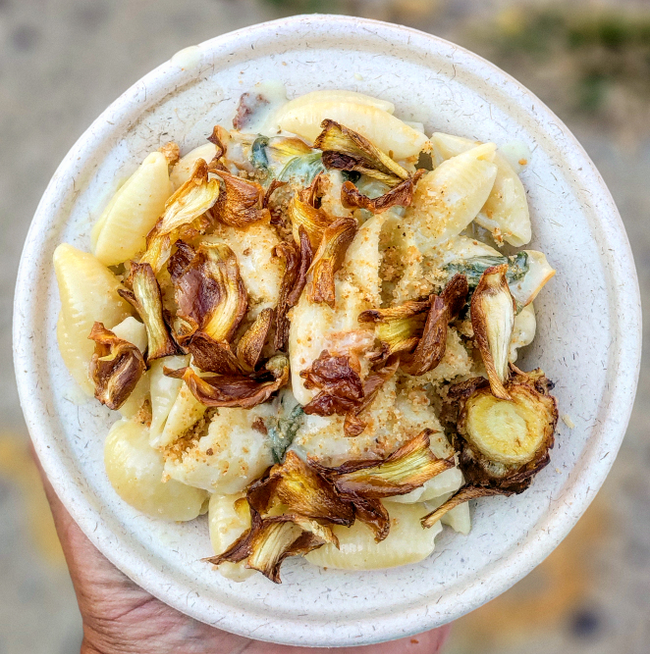 Brisket Artichoke Mac (d)
