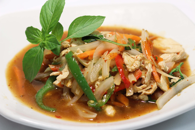 E1 Pad Kra Pao (Stir Fried Basil)