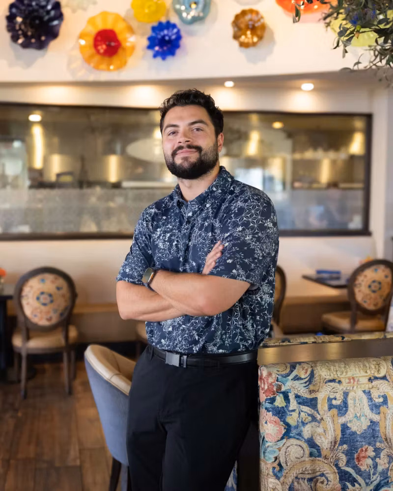 Tutto Fresco Rancho team member in the dining room